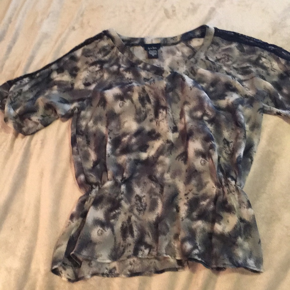 Black and gray top
